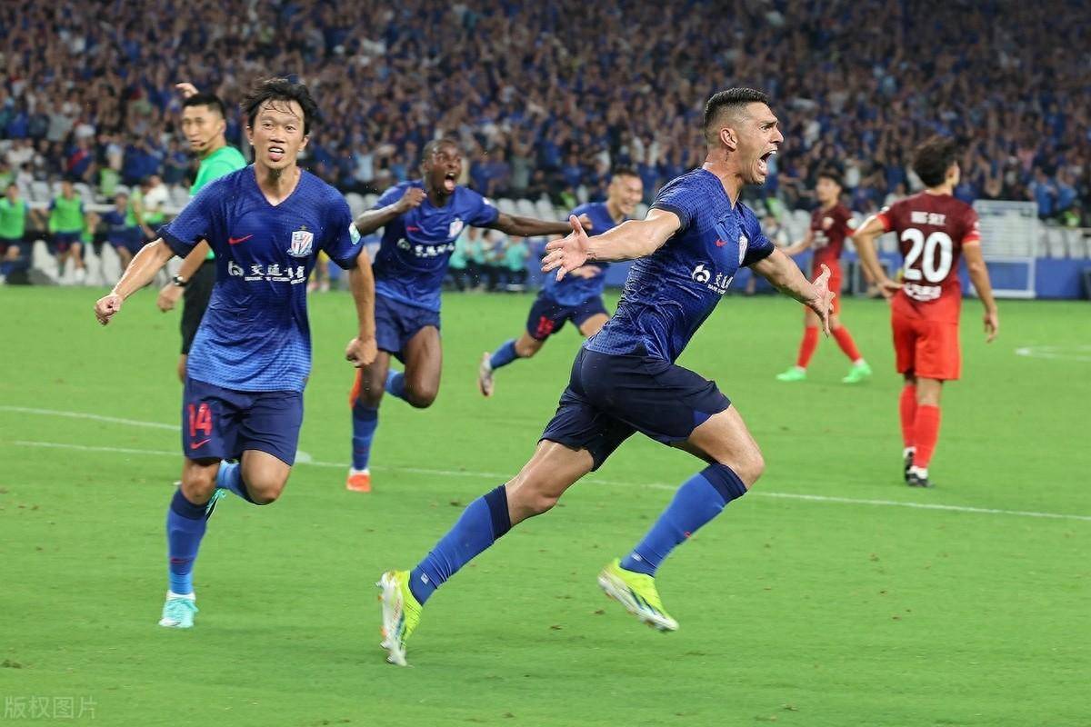关于海港在比赛中因伤离场，恒大主教练感到担心！的信息
